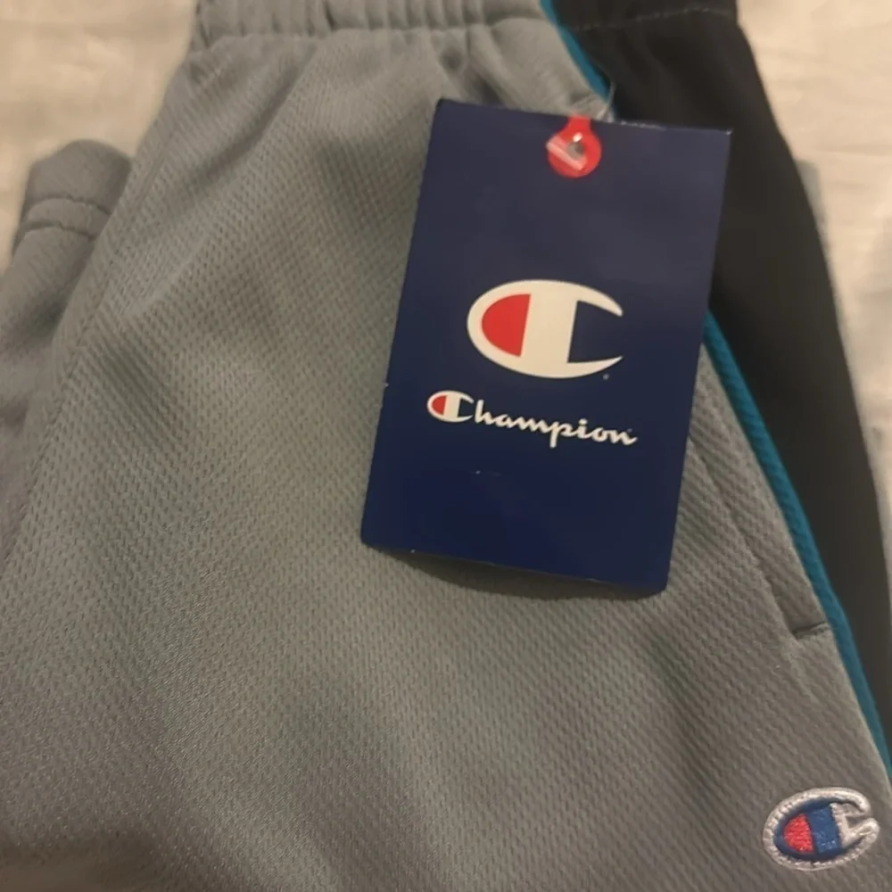 NWT  Champion Color Block Mesh Shorts Concrete/Black